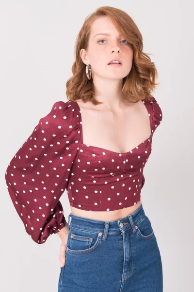 Vínový crop top s puntíky FPrice