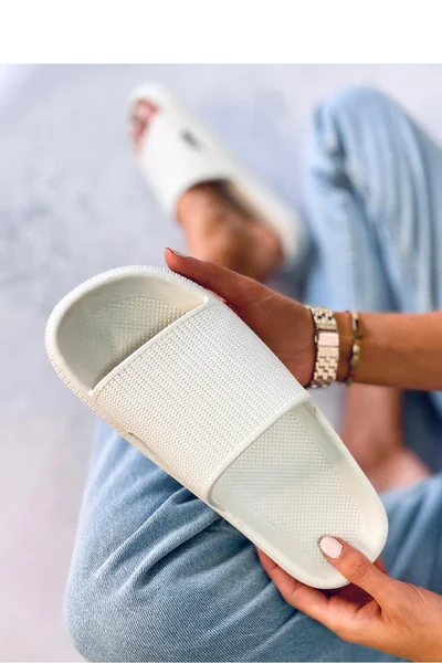 Dámské gumové pantofle v bílé barvě Inello