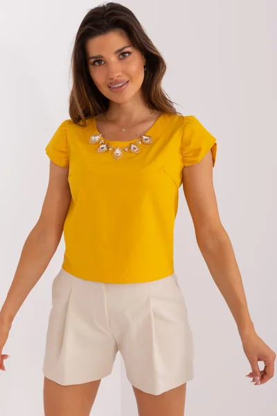 Okrově žluté dámské tričko s ozdobnou aplikací FPrice
