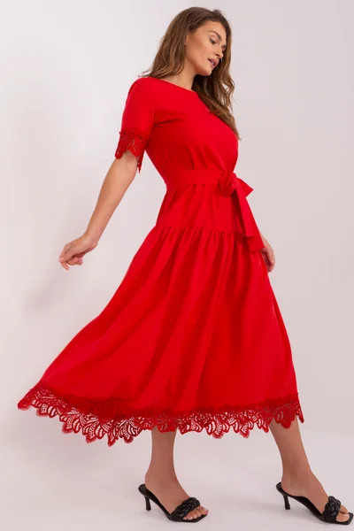 Červené zdobené midi šaty s áčkovou sukní FPrice