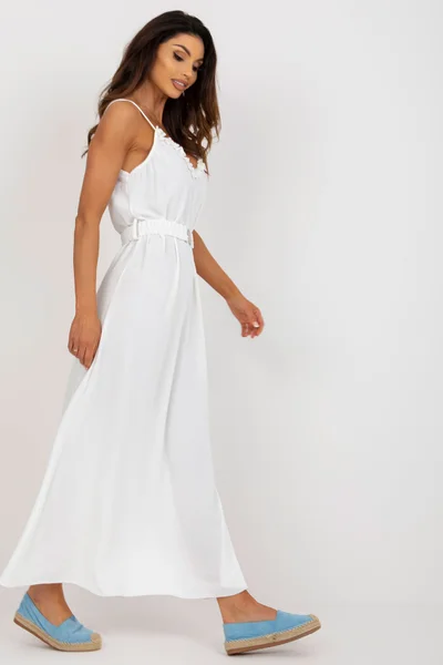 Letní dámské bílé šaty na ramínka s páskem FPrice
