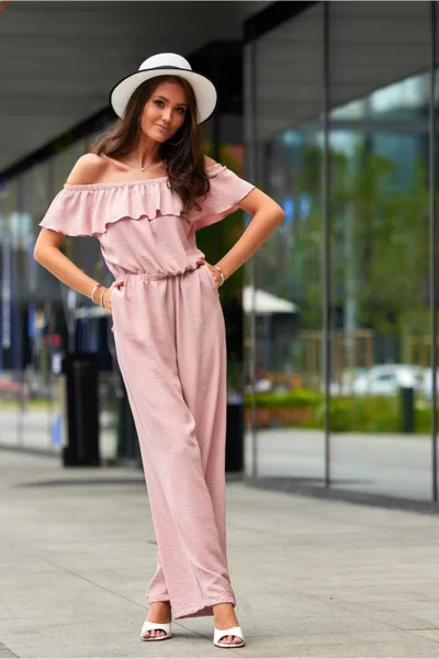 Světle růžový široký dámský overal s volánem Roco Fashion