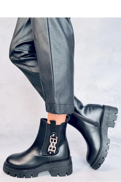 Černé koženkové kotníčkové dámské boty Inello