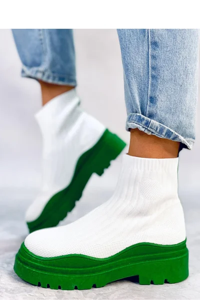 Dámské boty s pružným svrškem a módní platformou Inello