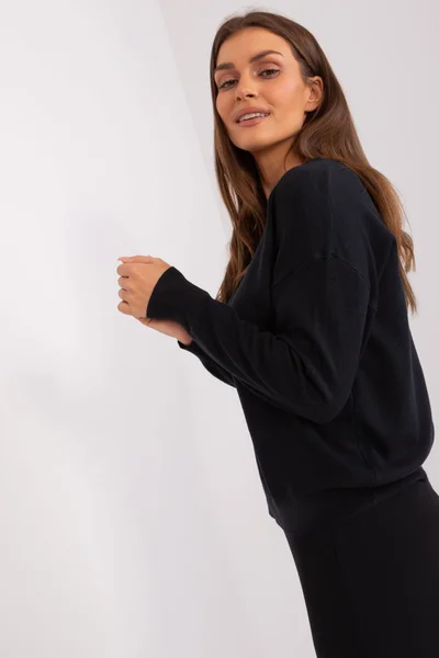 Jednoduchý dámský černý pulovr FPrice