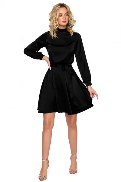 Černé elegantní mini šaty se stojáčkem a rozparkem na zádech Makeover
