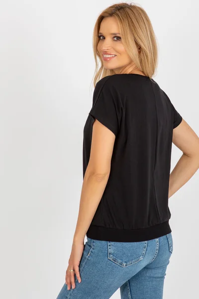 Pohodlné dámské tričko v černé barvě s potiskem FPrice
