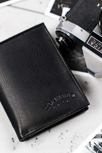 Klasická pánská černá peněženka z přírodní kůže FPrice