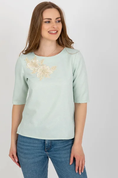 Pastelově zelené dámské tričko s výšivkou FPrice