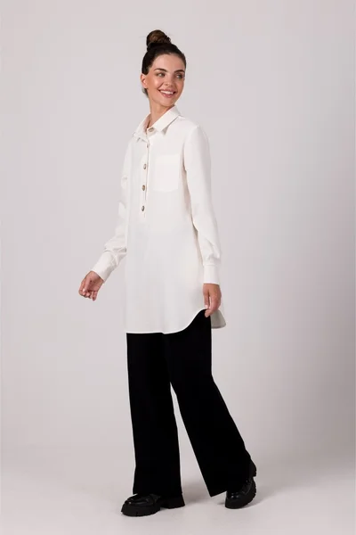 Dlouhá dámská bílá propínací tuniková košile BeWear