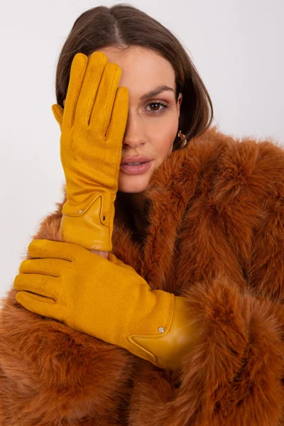 Okrově žluté rukavice AT