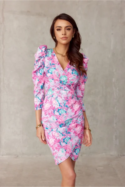Růžové květované přiléhavé šaty s nabíranými rukávy Roco Fashion