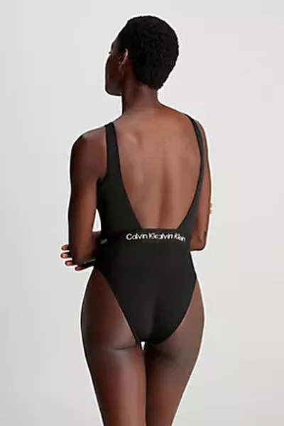 Stylové dámské jednodílné plavky s průstřihy Calvin Klein