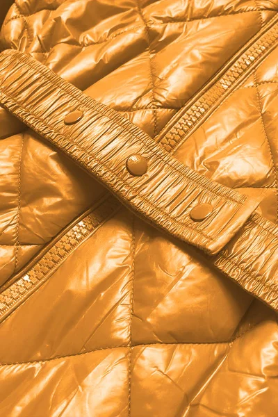 Metalická hořčičně žlutá dámská prošívaná bunda s kožíškem MHM