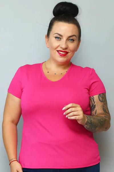 Tmavě růžové dámské tričko s krátkým rukávem Karko