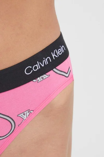 Světle růžové dámské bavlněné kalhotky se srdíčky Calvin Klein