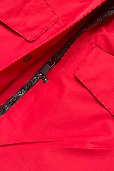 Lehce vypasovaná dámská zimní bunda Ann Gissy v červené barvě