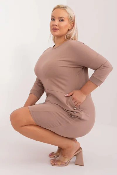 Plus Size Šaty s Kapsami a Ozdobnými Knoflíky RELEVANCE