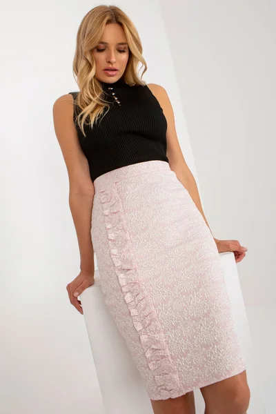 Světle růžová pouzdrová sukně s volánkem FPrice