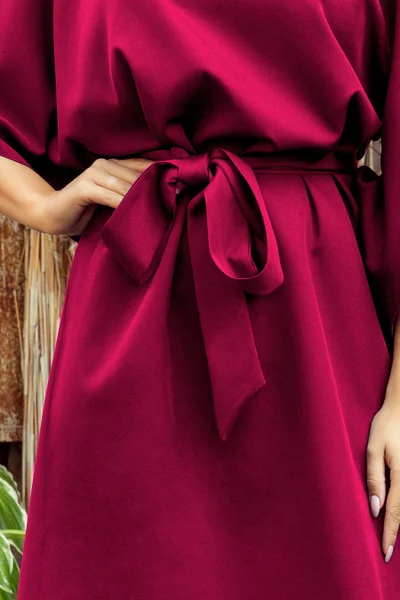 SOFIA - Dámské motýlkové dámské šaty ve vínové bordó barvě se zavazováním v pase I701 Numo