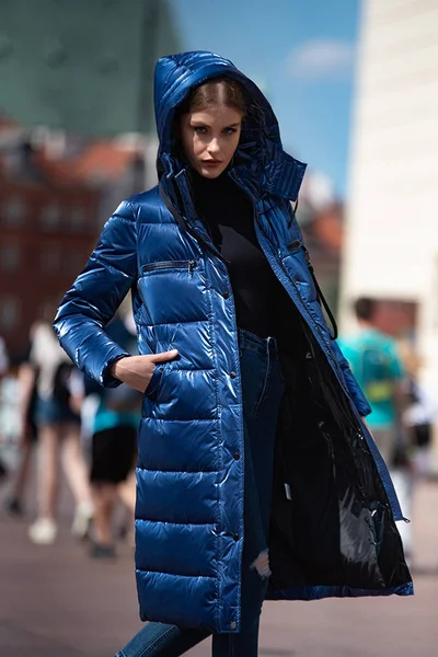 Dámský prošívaný modrý kabát s kapucí Ann Gissy