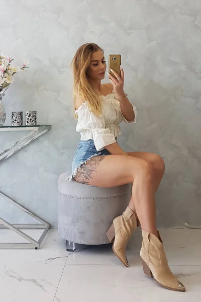 Dámská halenka Kesi off-shoulder ecru s volánky