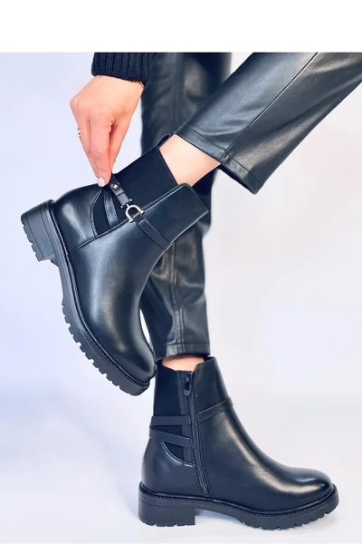 Černé koženkové dámské kotníčkové boty Inello
