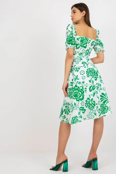 Zeleno-bílé dámské rozšířené letní šaty ke kolenům FPrice