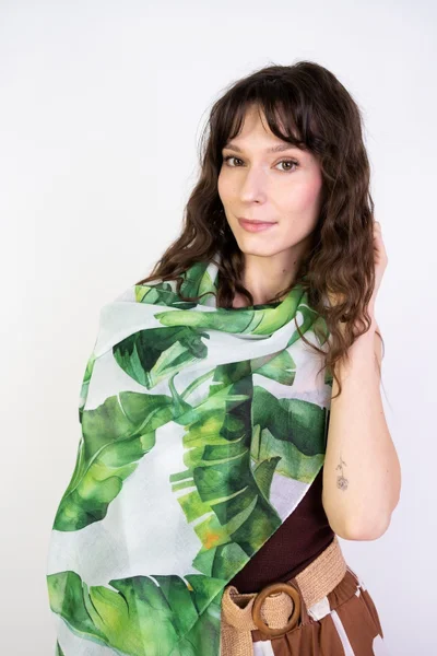 Zeleno-bílý dámský šál s potiskem Art of polo