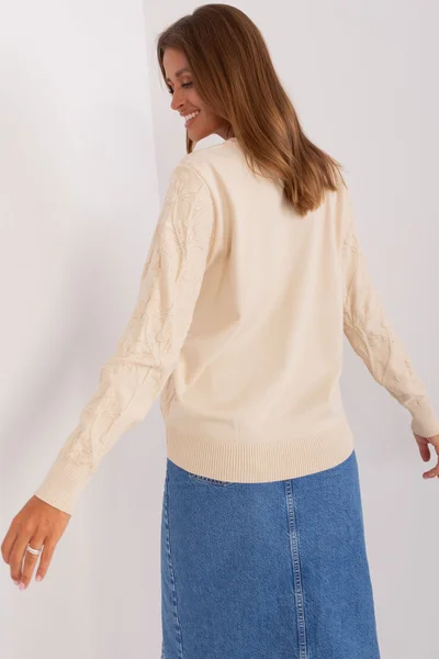 Krémový dámský pulovr s kulatým výstřihem FPrice