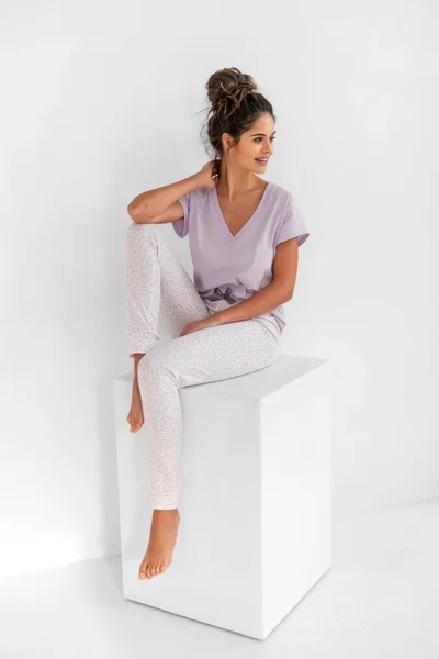 Dvoudílné lila-bílé pyžamo s dlouhými kalhotami Sensis