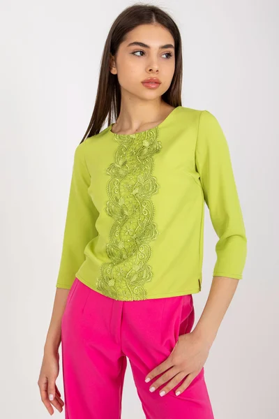 Světle zelené dámské tričko s výšivkou v přední části FPrice