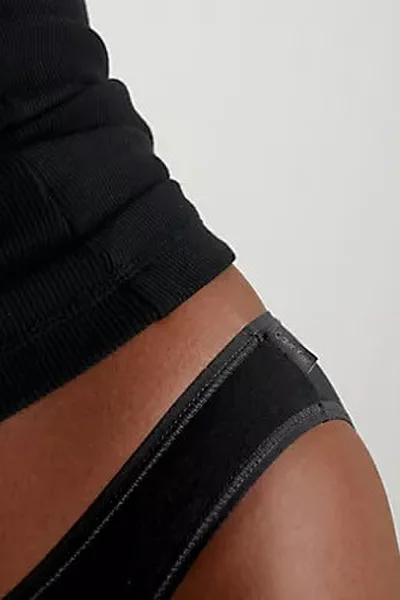 Dámské bavlněné kalhotky v klasickém střihu Calvin Klein 3ks