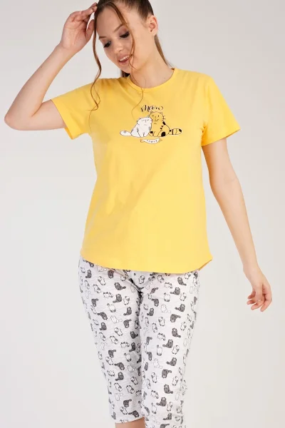 Barevné dámské pyžamo s kočkami Vienetta s capri kalhotami