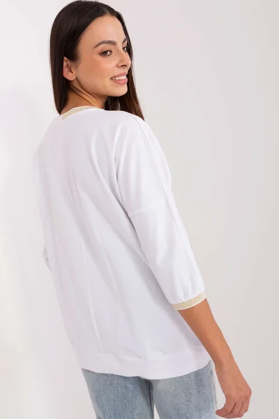 Volné bílé dámské tričko s výstřihem do V FPrice