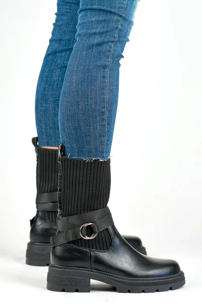 Černé kotníčkové dámské boty s náplety Primo