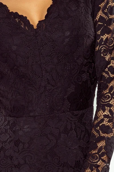 Černé krajkové šaty s dlouhými rukávy a výstřihem Numoco