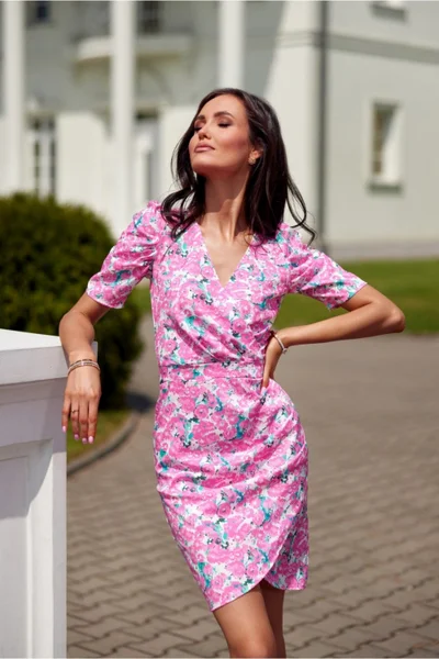 Růžové letní mini šaty s řasením a nabíranými rukávy Roco Fashion