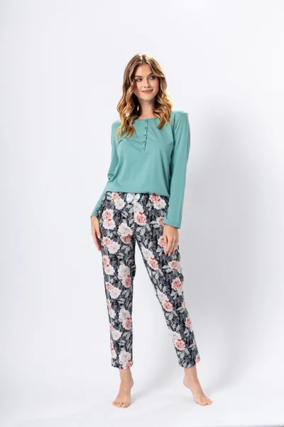 Dlouhé dámské pyžamo s květinovým vzorem M-Max