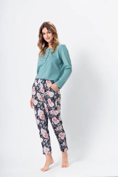 Dlouhé dámské pyžamo s květinovým vzorem M-Max