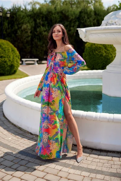 Pestrobarevné dámské letní maxi šaty s rozparkem Roco Fashion