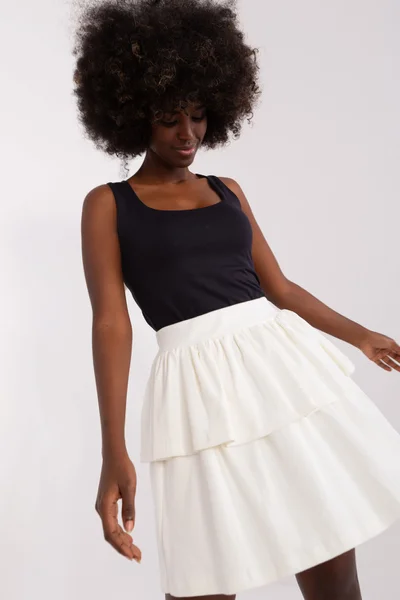 Bílá áčková mini sukně s volánky FPrice