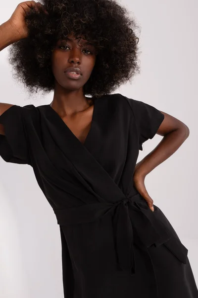 Černé dámské denní šaty ke kolenům FPrice