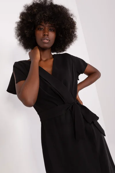Černé dámské denní šaty ke kolenům FPrice