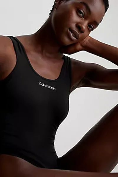 Jednodílné dámské černé plavky s logem Calvin Klein