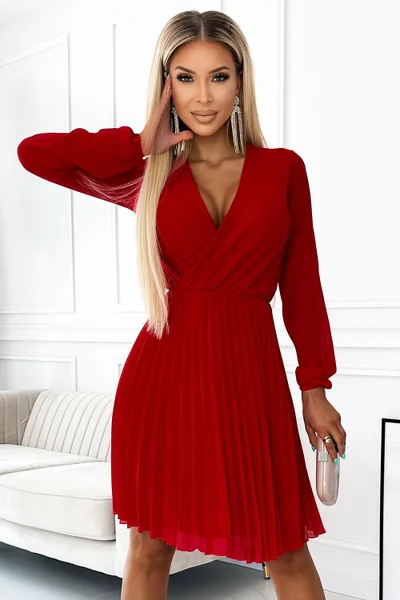 Elegantní červené dámské šaty s plisovanou sukní Numoco