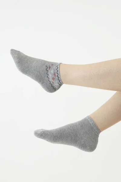 Světle šedé dámské ponožky s ozdobou Moraj