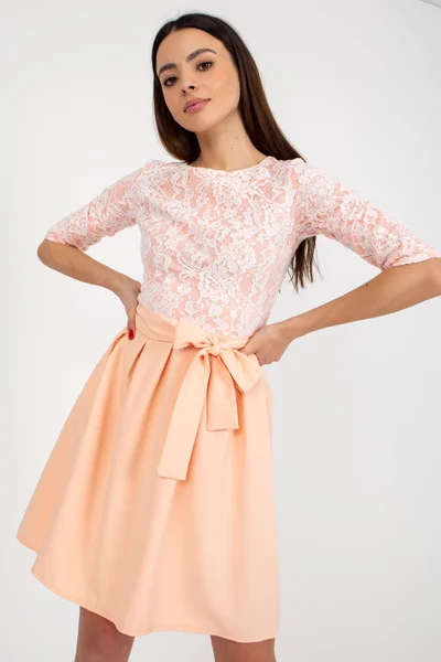 Světle oranžové dámské mini šaty s rozšířenou sukní Lakerta