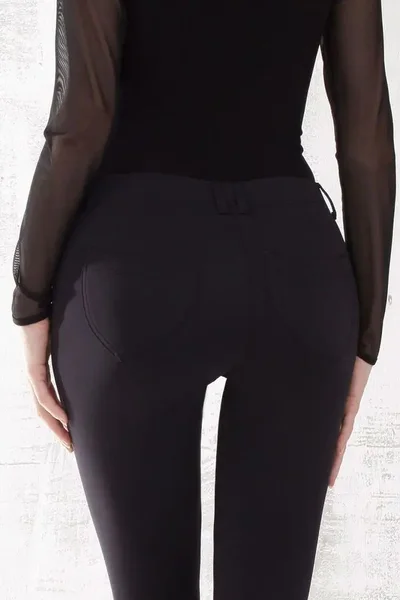 Černé dámské slim kalhoty s vyšším pasem Gatta