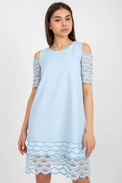 Světle modré dámské šaty s krajkou Lakerta